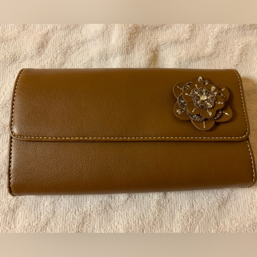 Liz Claiborne wallet